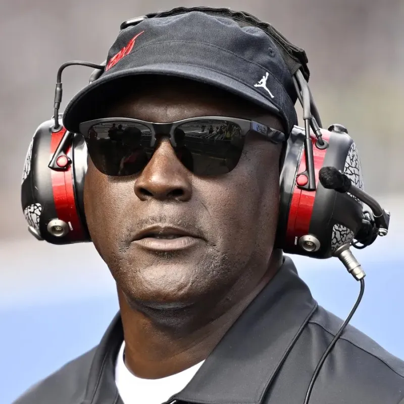 美媒：乔丹2025年收入超所有运动员，45亿身家历史第一